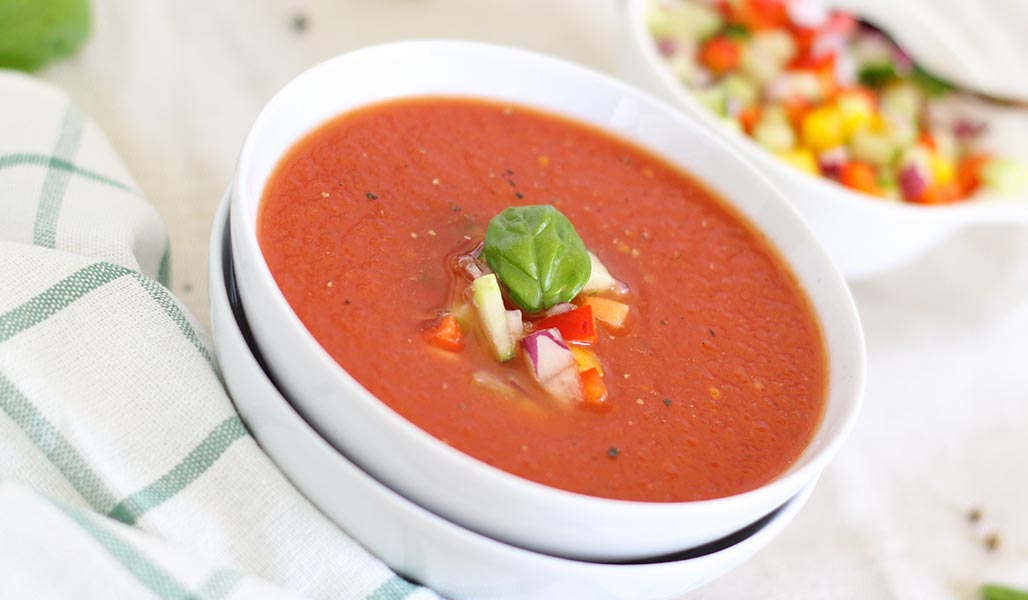 Low Carb Tomaten-Basilikum-Suppe