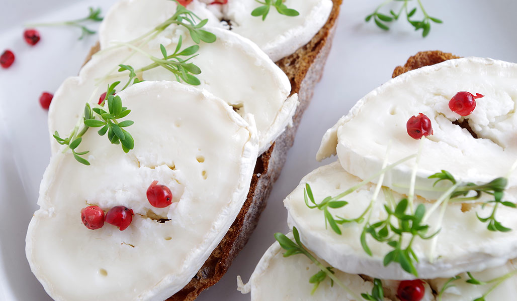 präbio brot mit Linsen, Ziegenkäse und Honig